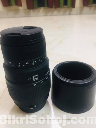 Sigma 70-300 mm F4-5.6 DG macro camera lens